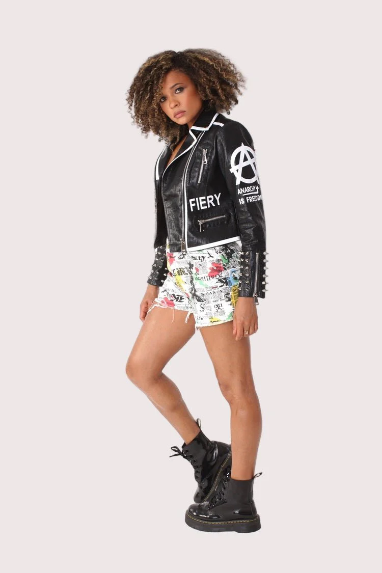 Graffiti-Print Distressed Denim Shorts- 81904 - Image 9
