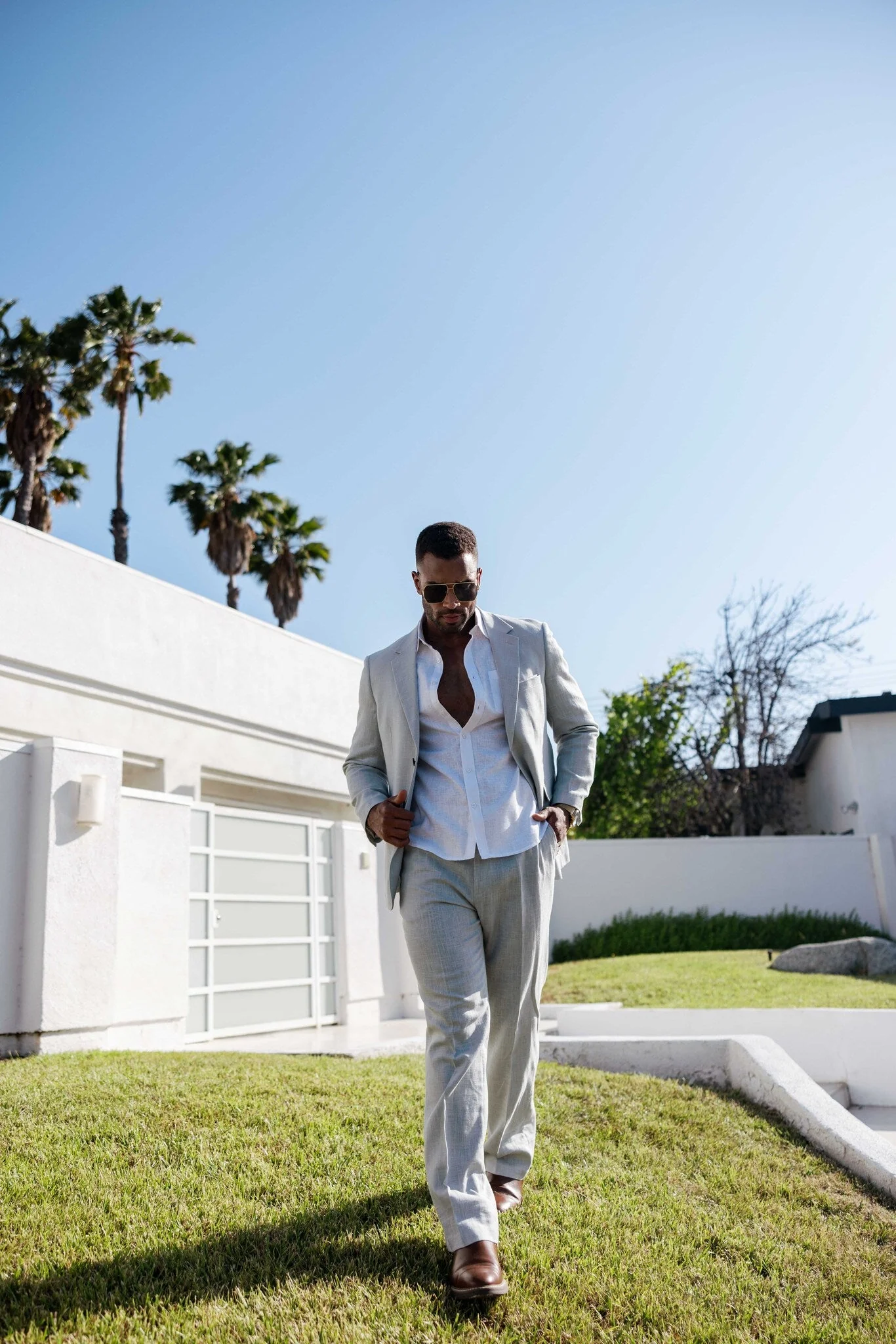 Men's Textured Linen Blend Suit - Image 5