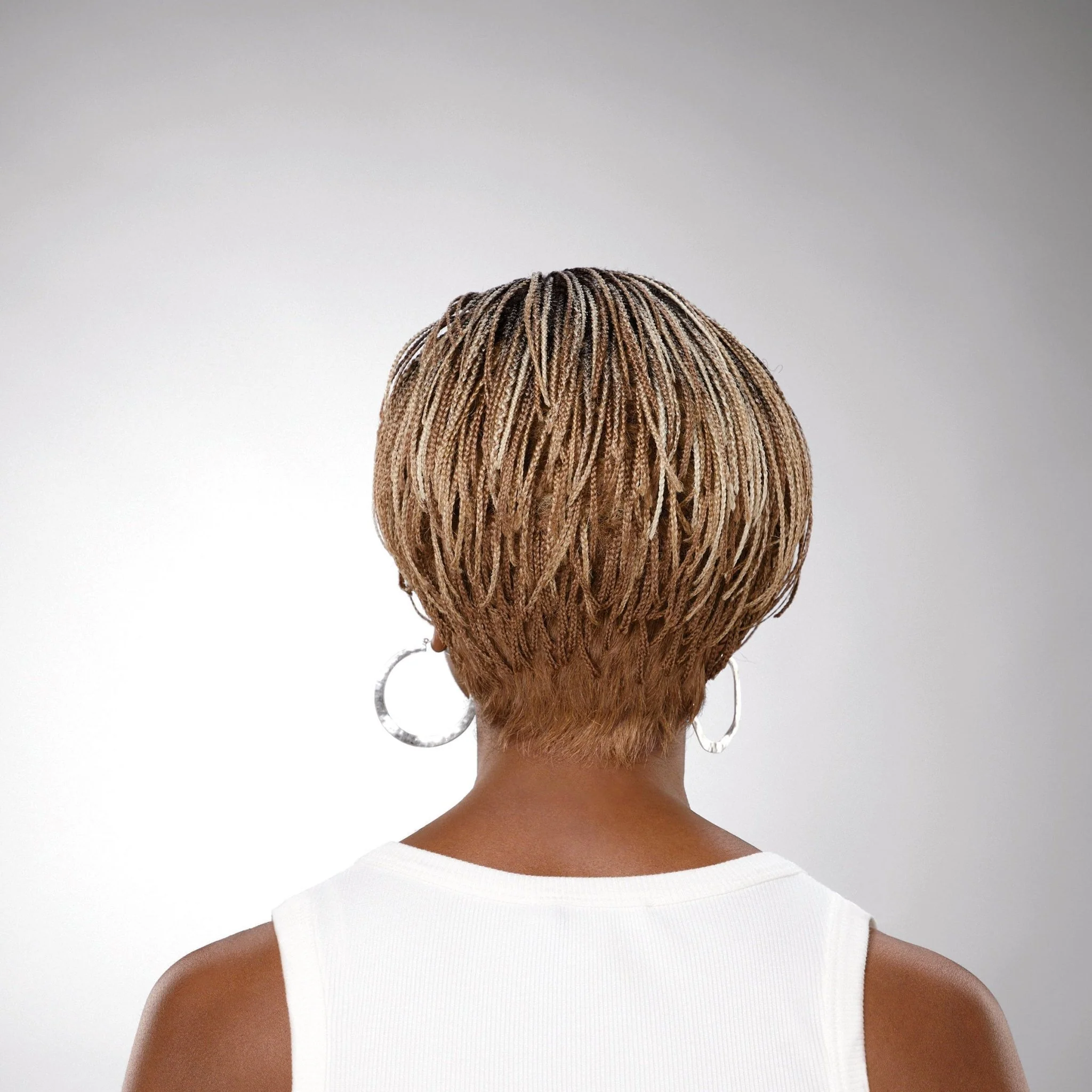 Rylan Synthetic Wig by Especially Yours - Image 11