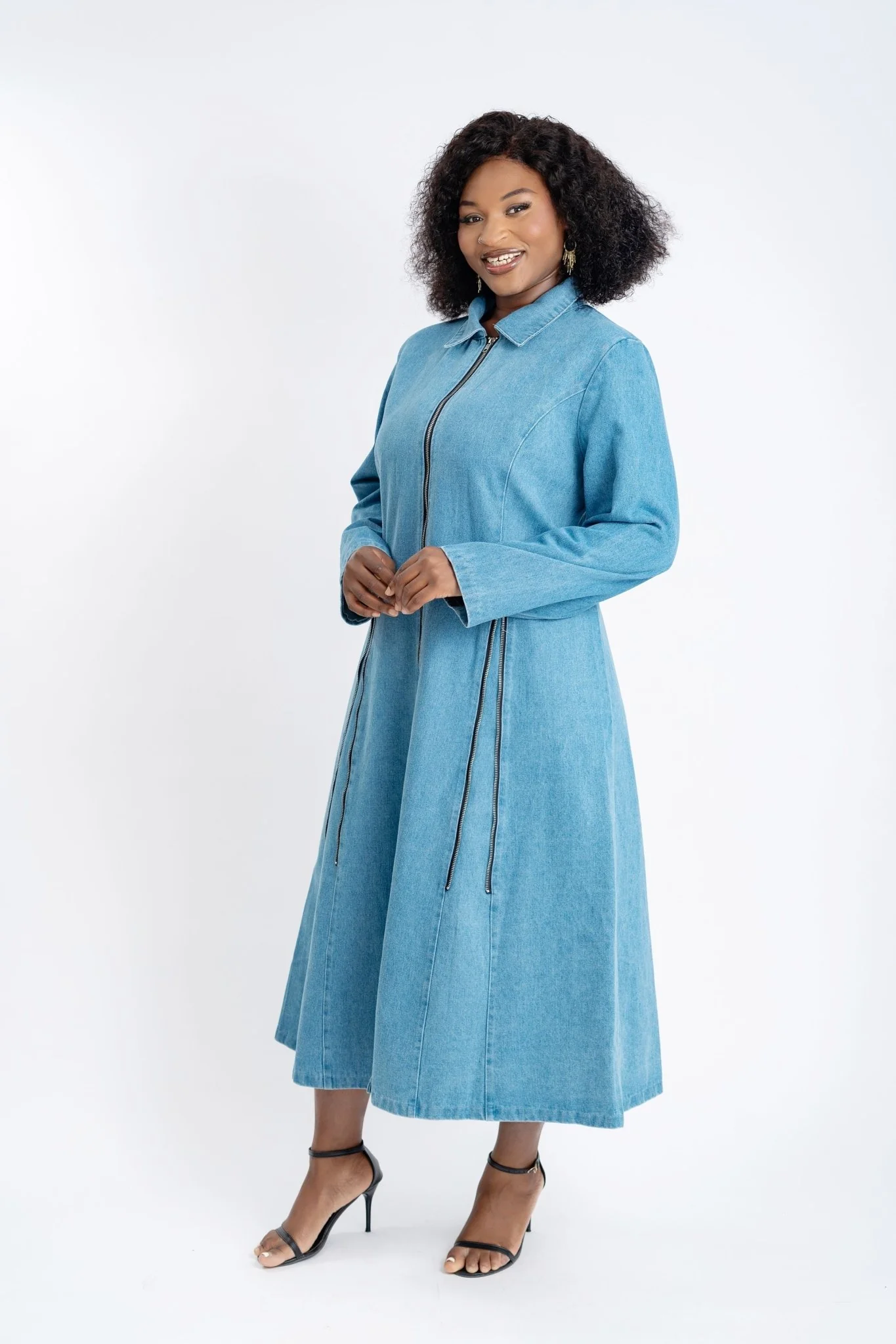 Stylish Denim Dress with Side Zippers - Image 11