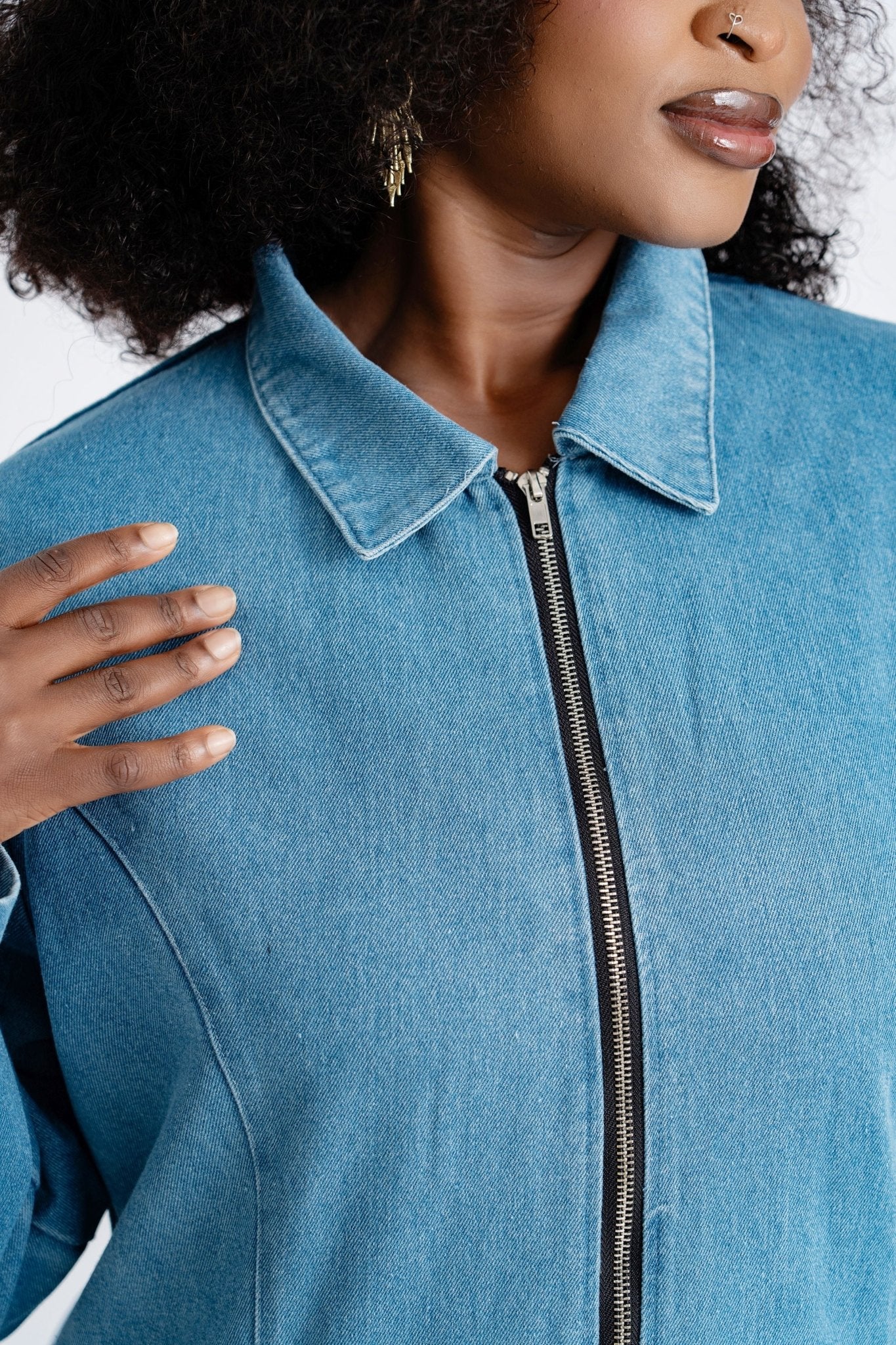 Stylish Denim Dress with Side Zippers - Image 13